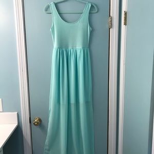 Gorgeous Soprano double scoop maxi dress in mint